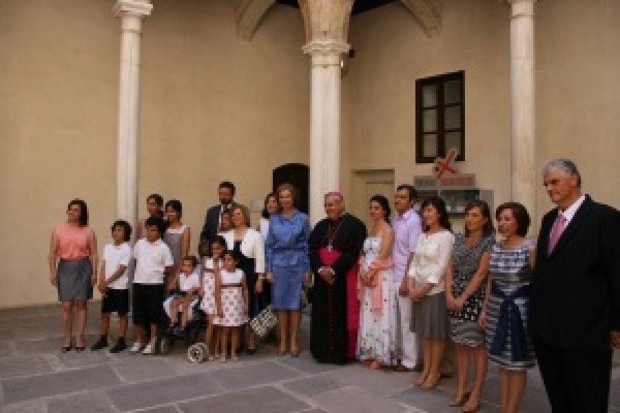 la-reina-d-sof-a-en-la-curia-metropolitana-de-granada-archidi-cesis