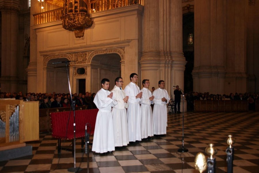 admision a las sagradas ordenes