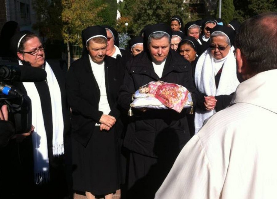 superiora general lnmaculada nina_portada