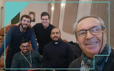 Los futuros diáconos reciben formación en administración parroquial