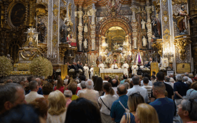 La Eucaristía en la Basílica, preparación para la procesión