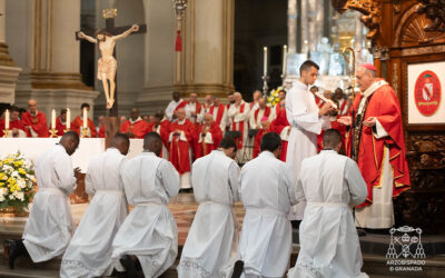 Seis seminaristas reciben el diaconado, en la Catedral de Granada