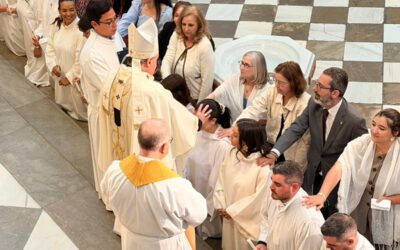 Sacramentos de iniciación cristiana en la Catedral, para 23 adultos