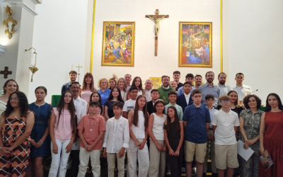 36 jóvenes y adultos se confirman en la parroquia San Juan de Dios