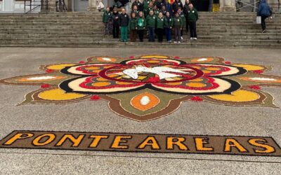 Una alfombra de flores en las Pasiegas, para acoger al Señor Sacramentado en su procesión