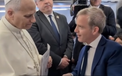 Invitación en el vuelo con el Papa, para venir a Granada
